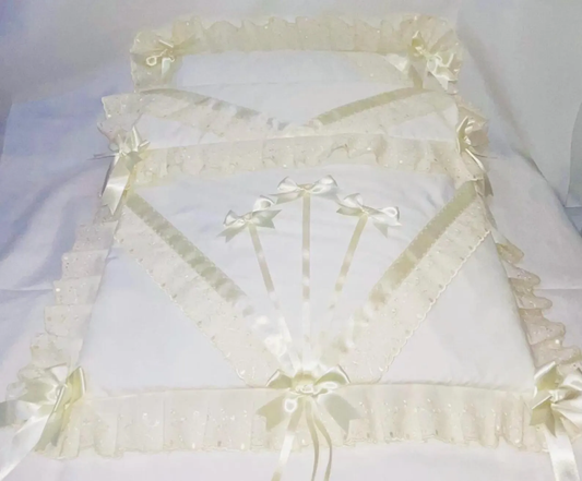 Bow Bouquet ! Pram Quilt set will fit Silver Cross Balmoral size,